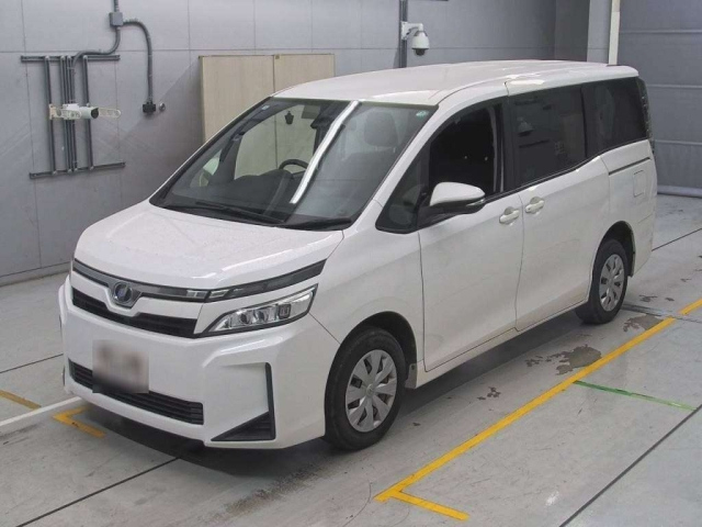 TOYOTA VOXY 2018
