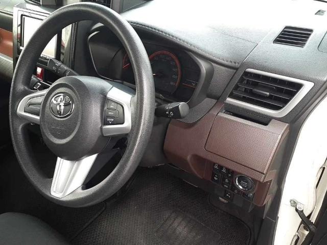 TOYOTA TANK 2019