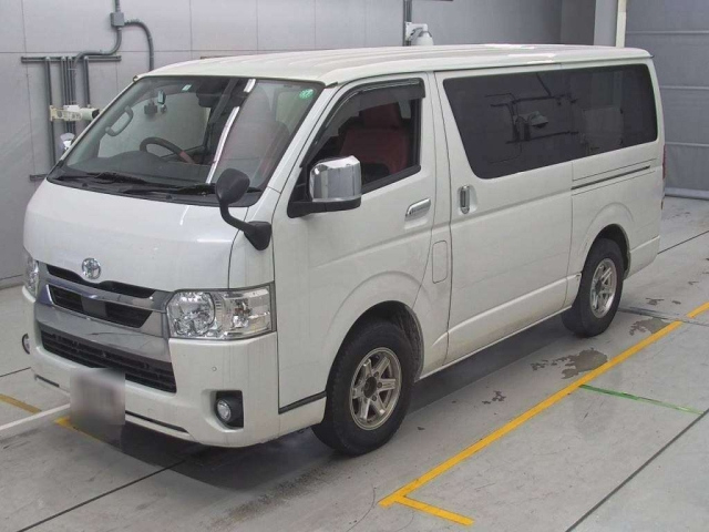 TOYOTA HIACE VAN 2021