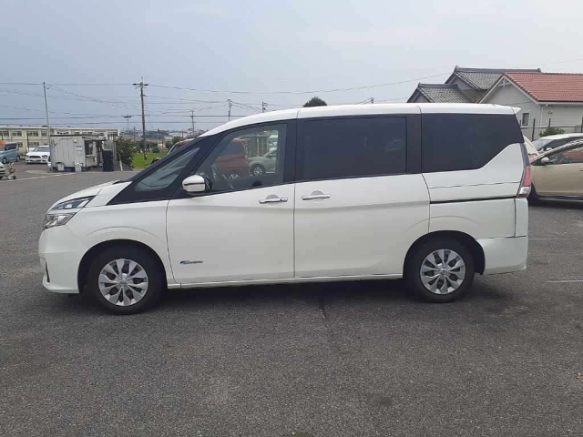 NISSAN SERENA 2017