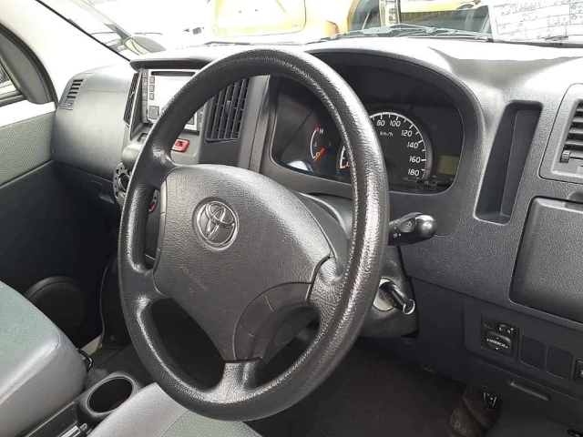 TOYOTA LITE ACE VAN 2018