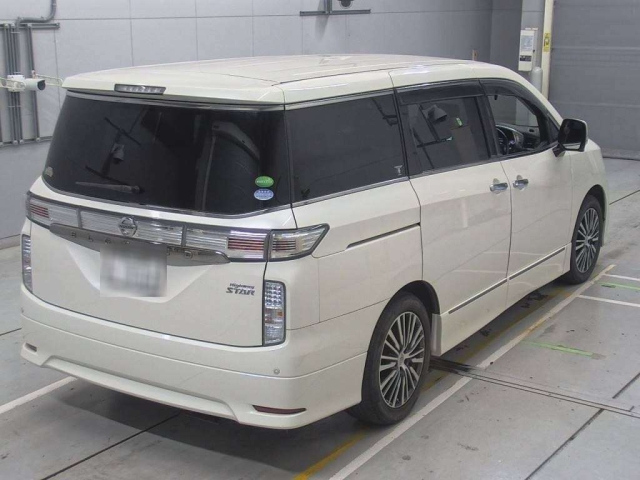 NISSAN ELGRAND 2015