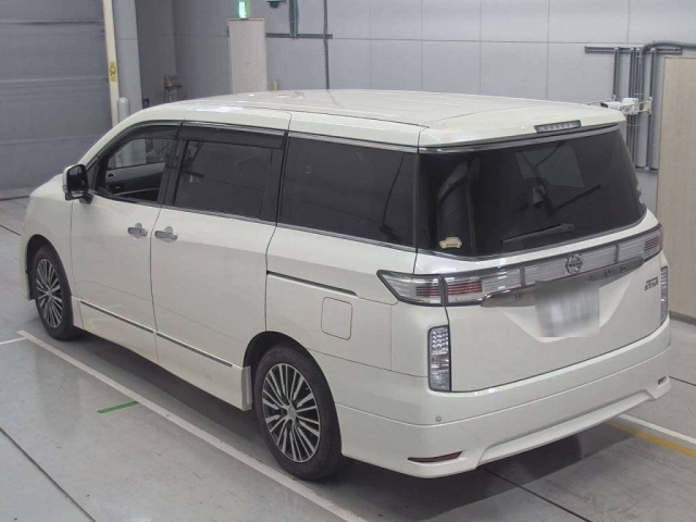 NISSAN ELGRAND 2015
