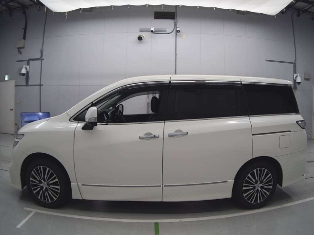NISSAN ELGRAND 2015