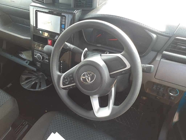 TOYOTA ROOMY 2023