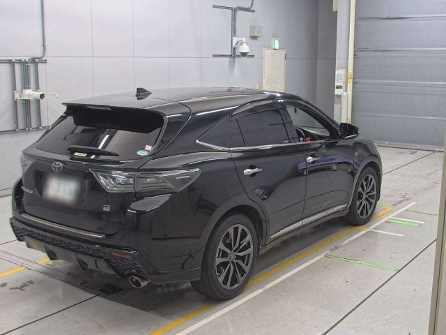 TOYOTA HARRIER 2017