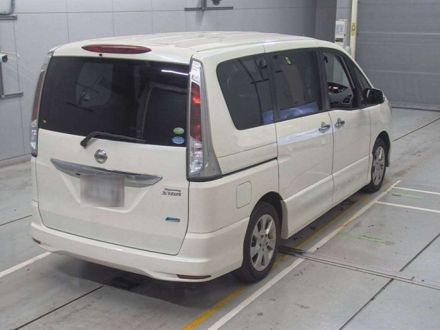 NISSAN SERENA 2011