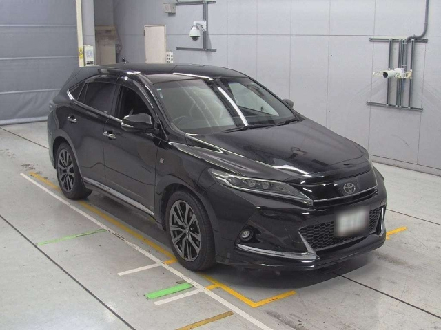 TOYOTA HARRIER 2017
