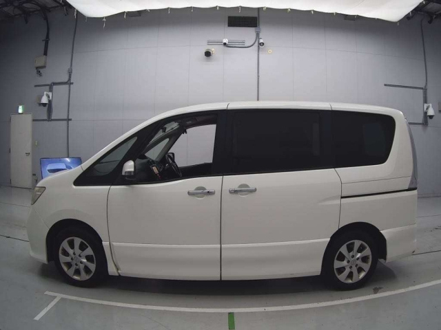 NISSAN SERENA 2011
