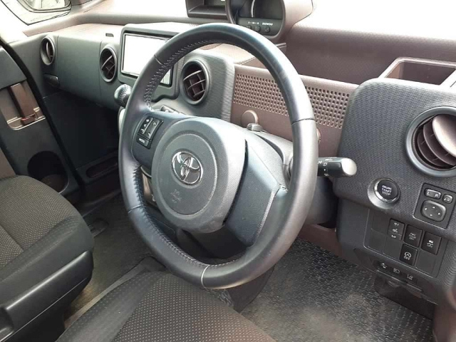 TOYOTA SPADE 2016