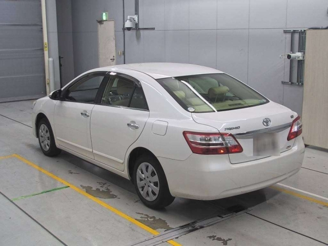 TOYOTA PREMIO 2014