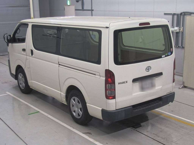 TOYOTA HIACE VAN 2020