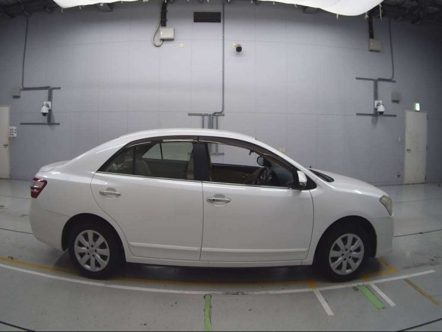 TOYOTA PREMIO 2014