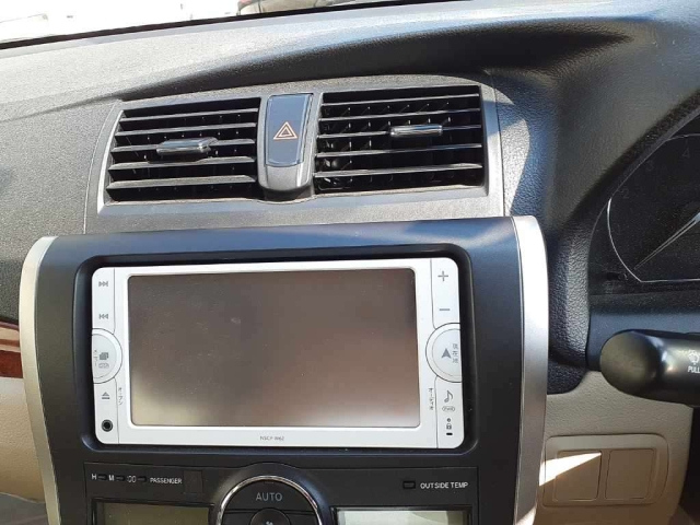 TOYOTA PREMIO 2014