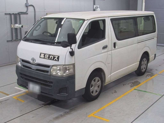 TOYOTA REGIUS ACE VAN 2013
