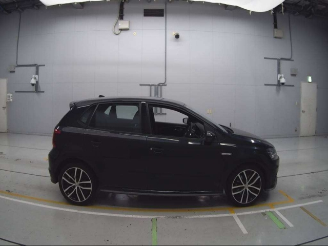 VOLKSWAGEN POLO 2016