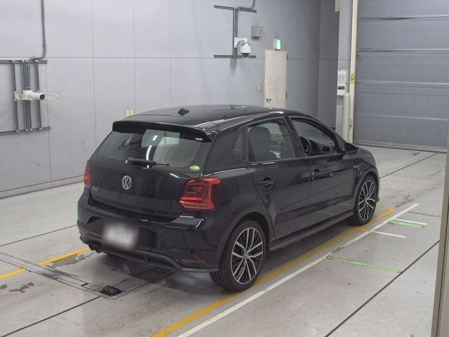 VOLKSWAGEN POLO 2016