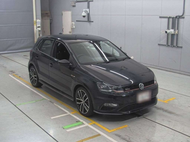 VOLKSWAGEN POLO 2016