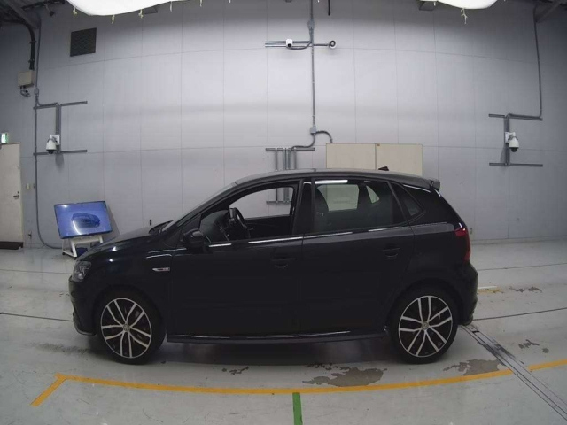 VOLKSWAGEN POLO 2016