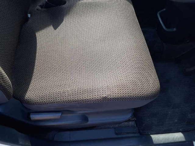 SUZUKI MRWAGON 2011