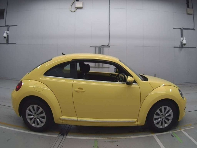VOLKSWAGEN THE BEETLE 2013
