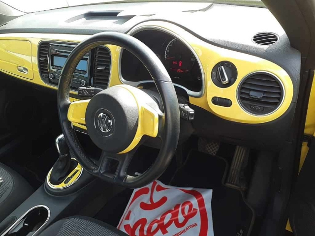 VOLKSWAGEN THE BEETLE 2013