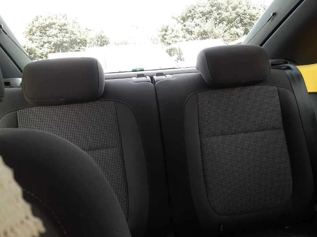 VOLKSWAGEN THE BEETLE 2013