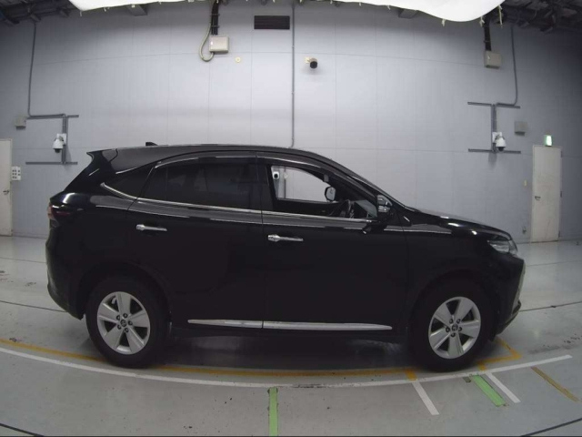 TOYOTA HARRIER 2017