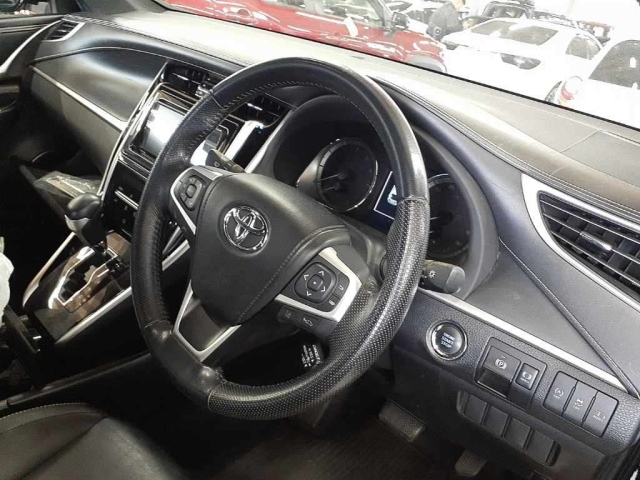TOYOTA HARRIER 2017