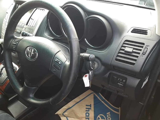 TOYOTA HARRIER 2009
