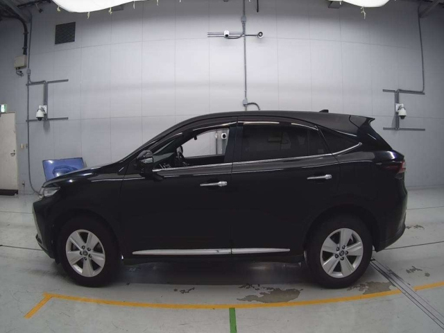TOYOTA HARRIER 2017