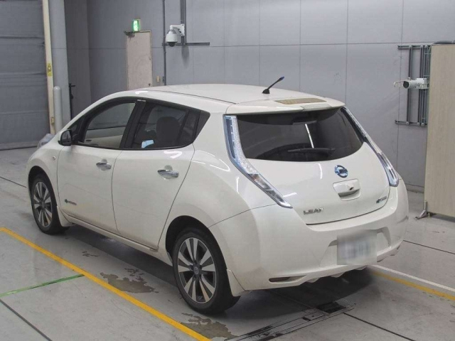 NISSAN LEAF 2013