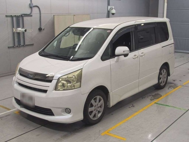 TOYOTA NOAH 2008
