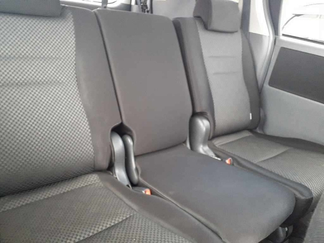 TOYOTA NOAH 2008