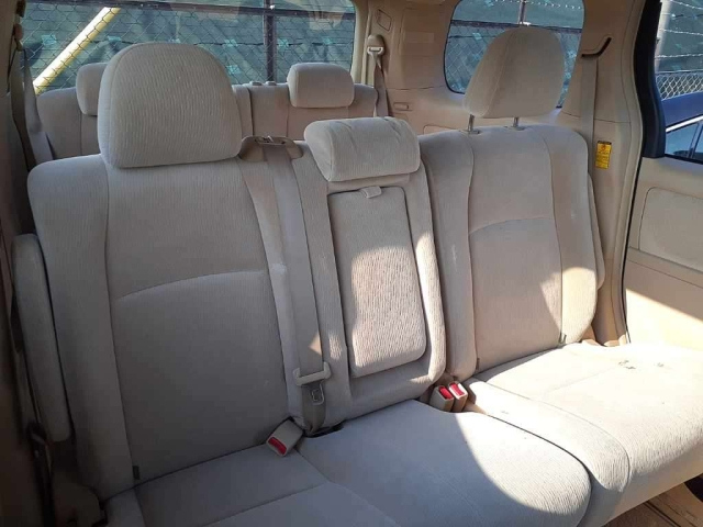 TOYOTA ALPHARD 2013