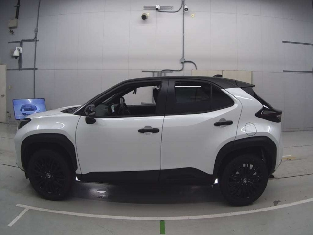 TOYOTA YARIS CROSS 2025