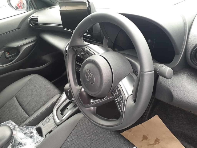 TOYOTA YARIS CROSS 2025