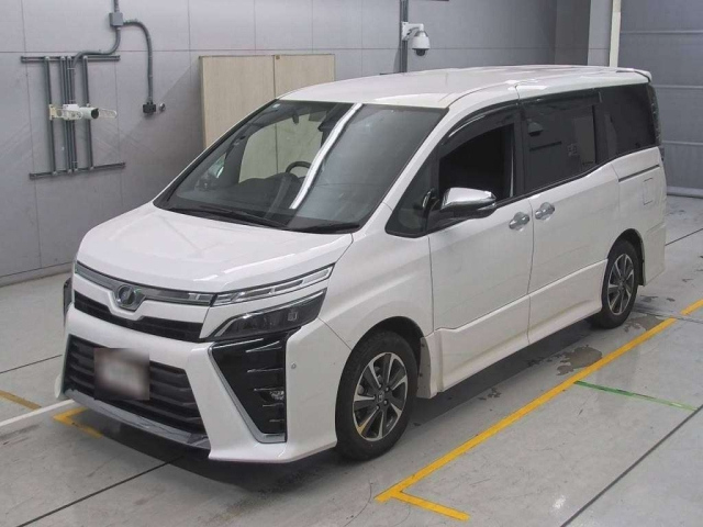 TOYOTA VOXY 2018