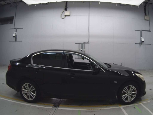 NISSAN SKYLINE 2010