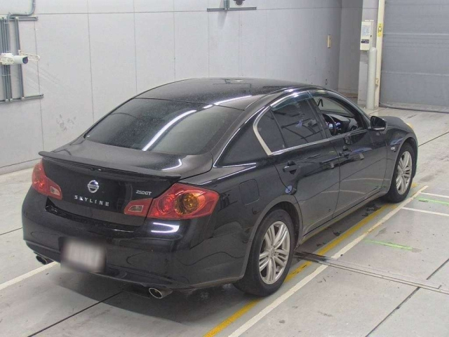 NISSAN SKYLINE 2010