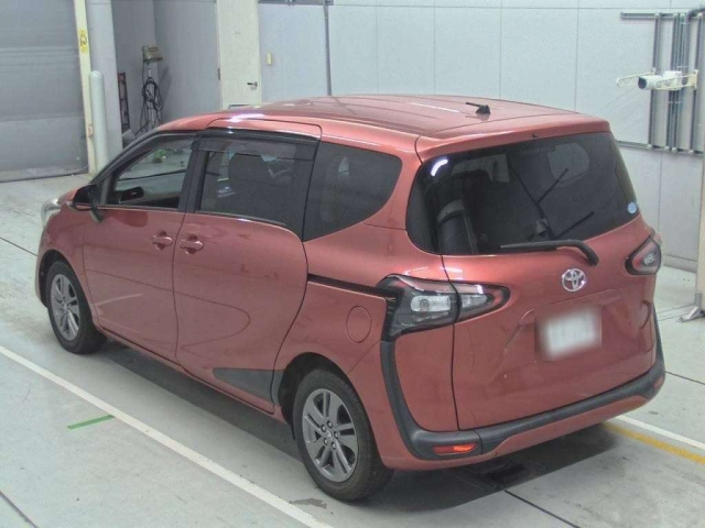 TOYOTA SIENTA 2016