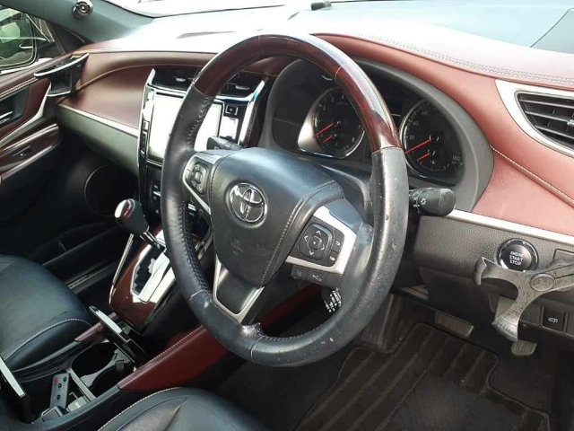 TOYOTA HARRIER 2016