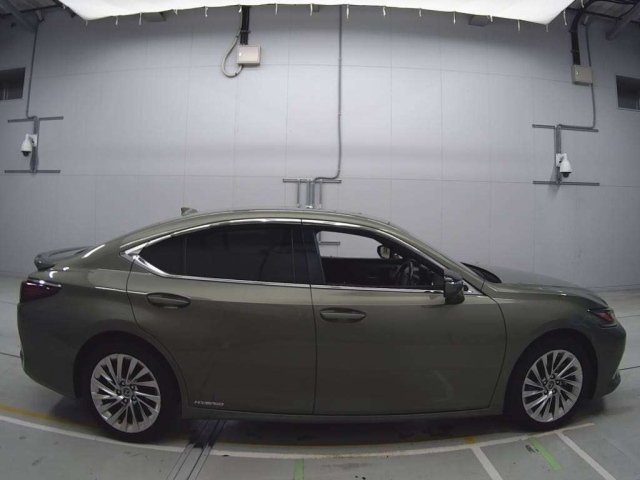 LEXUS ES 2019