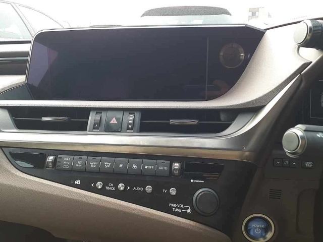 LEXUS ES 2019
