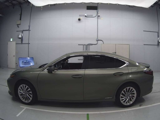 LEXUS ES 2019