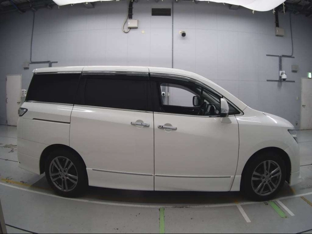 NISSAN ELGRAND 2012