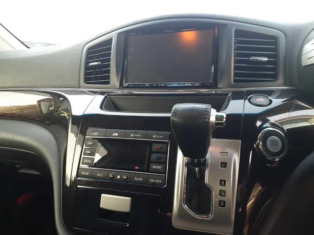 NISSAN ELGRAND 2012