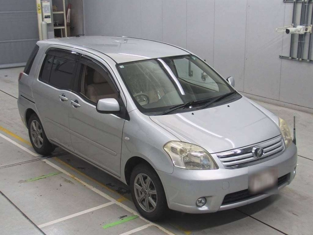 TOYOTA RAUM 2008