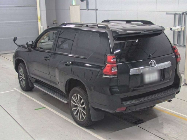 TOYOTA LAND CRUISER PRADO 2019