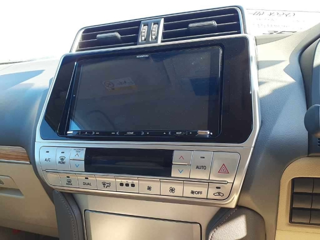 TOYOTA LAND CRUISER PRADO 2019
